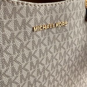 BRAND NWT MICHAEL KORS LARGE CHAIN PURSE